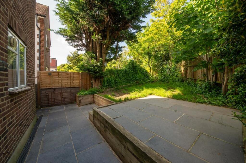Vibrant & Stylish Mill Hill East Pad Διαμέρισμα Hendon Εξωτερικό φωτογραφία